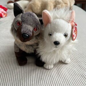 Ty Plush Pair - Gray Wolf and White Wolf